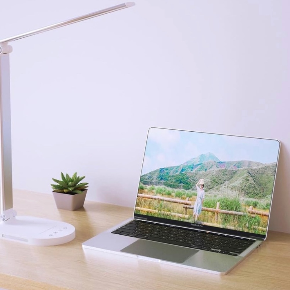 Desk lamp